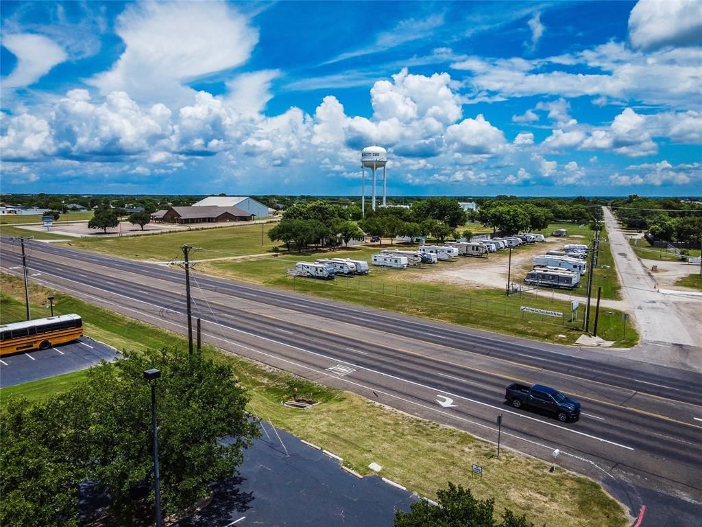 3304 N Highway 77, Waxahachie, TX 75165